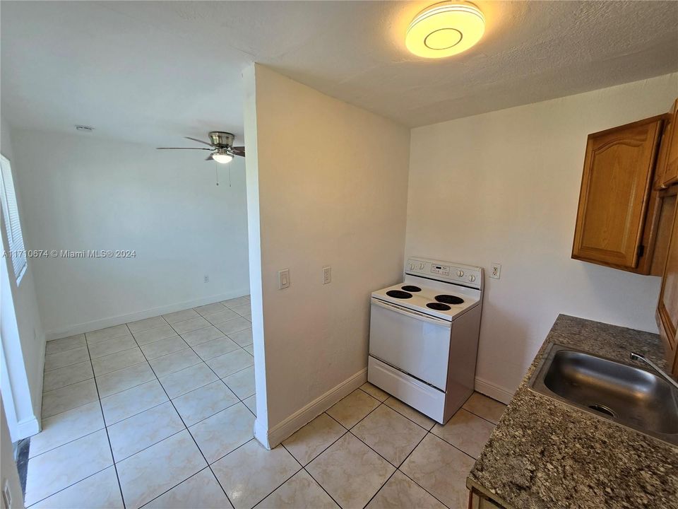 Active With Contract: $1,580 (1 beds, 1 baths, 0 Square Feet)