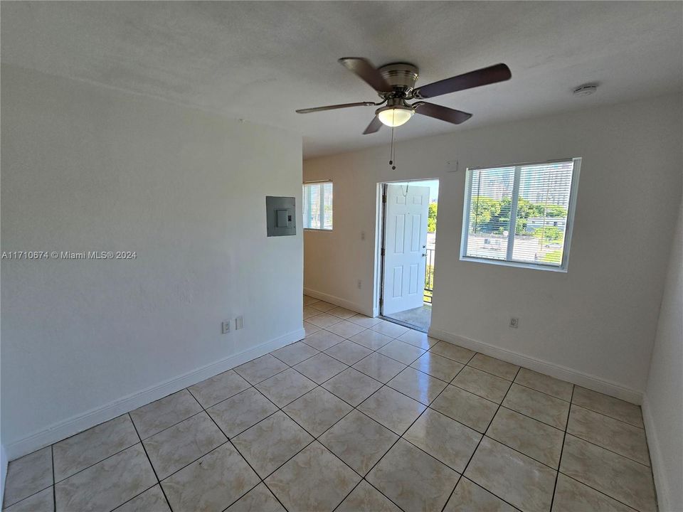 Active With Contract: $1,580 (1 beds, 1 baths, 0 Square Feet)