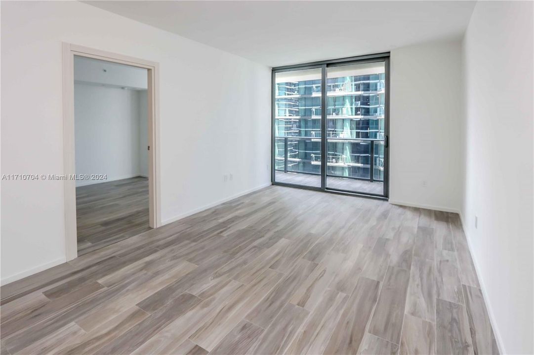 For Rent: $4,500 (1 beds, 2 baths, 881 Square Feet)