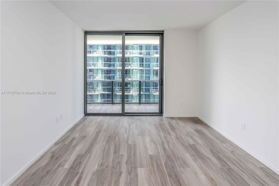 For Rent: $4,500 (1 beds, 2 baths, 881 Square Feet)