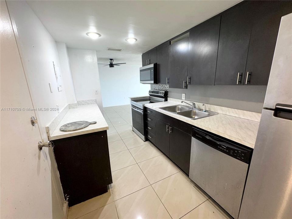 En Venta: $325,000 (3 camas, 2 baños, 1190 Pies cuadrados)