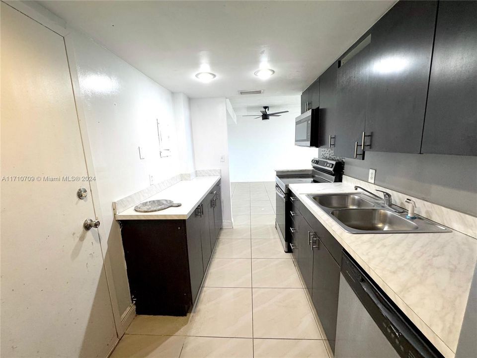 En Venta: $325,000 (3 camas, 2 baños, 1190 Pies cuadrados)