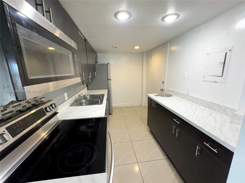 En Venta: $325,000 (3 camas, 2 baños, 1190 Pies cuadrados)