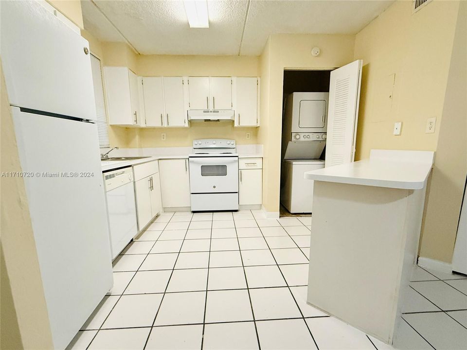 For Rent: $2,850 (3 beds, 2 baths, 1255 Square Feet)