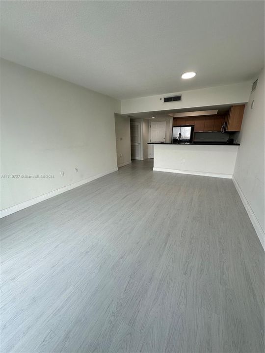 For Rent: $2,800 (2 beds, 2 baths, 1189 Square Feet)