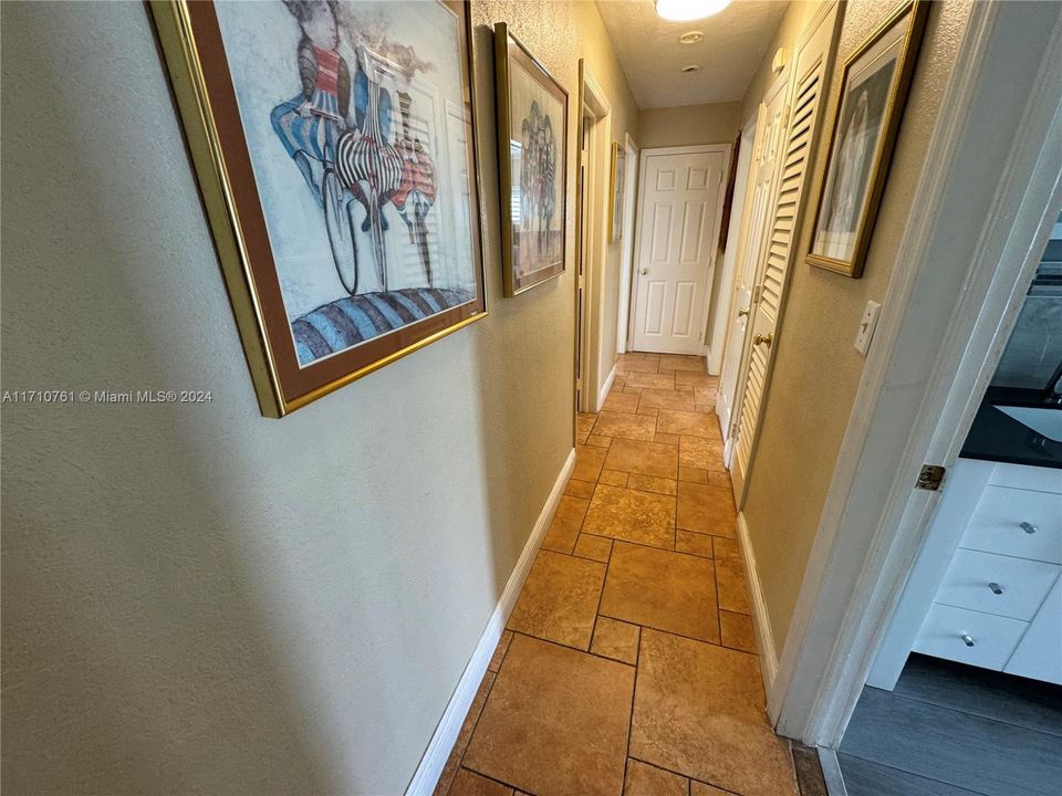 Hallway to bedrooms & bathrooms