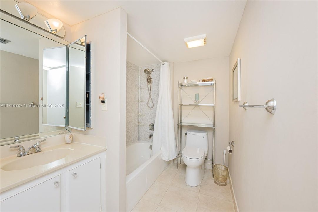 2nd Bathroom