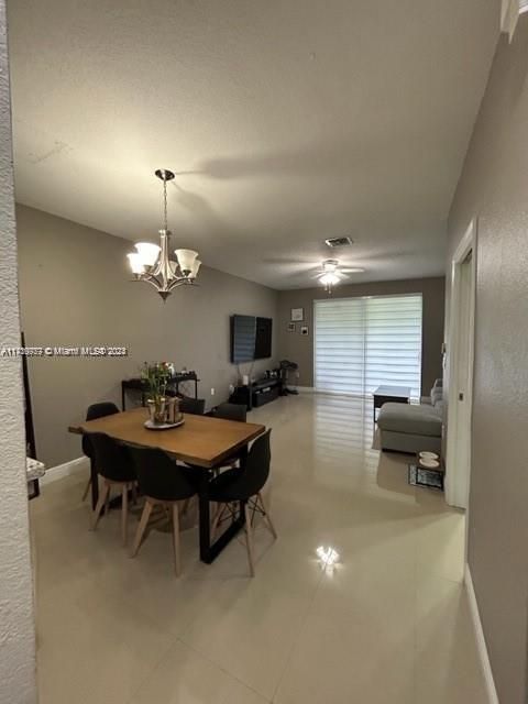 For Rent: $2,599 (2 beds, 2 baths, 1056 Square Feet)