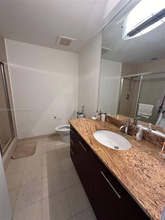 For Rent: $3,000 (1 beds, 2 baths, 816 Square Feet)