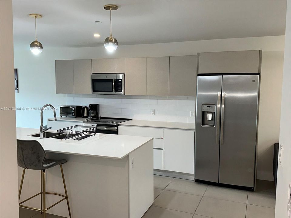 For Rent: $2,950 (3 beds, 2 baths, 1275 Square Feet)