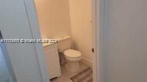 For Sale: $245,000 (2 beds, 1 baths, 953 Square Feet)