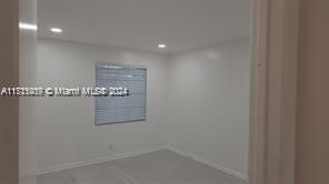 For Sale: $245,000 (2 beds, 1 baths, 953 Square Feet)