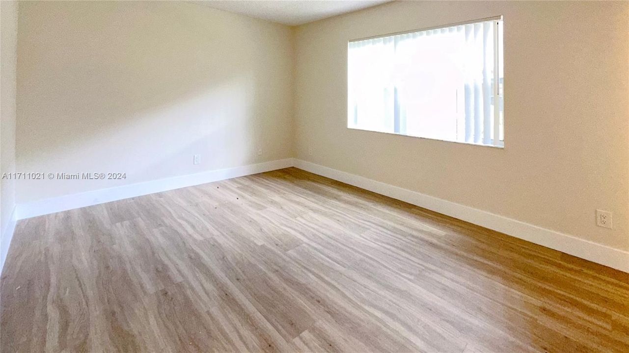 For Rent: $2,100 (2 beds, 2 baths, 932 Square Feet)