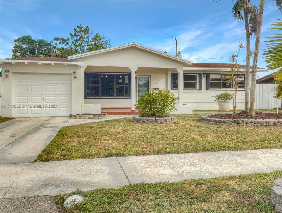 For Sale: $690,000 (3 beds, 2 baths, 1465 Square Feet)