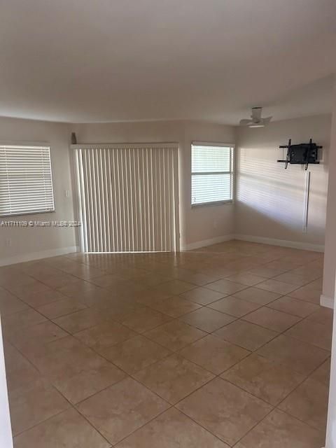 For Sale: $219,990 (2 beds, 2 baths, 1070 Square Feet)