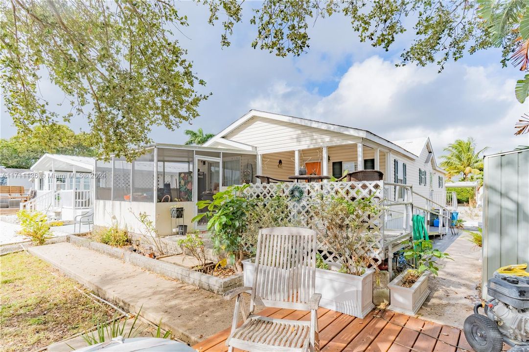 For Sale: $345,000 (2 beds, 2 baths, 1164 Square Feet)