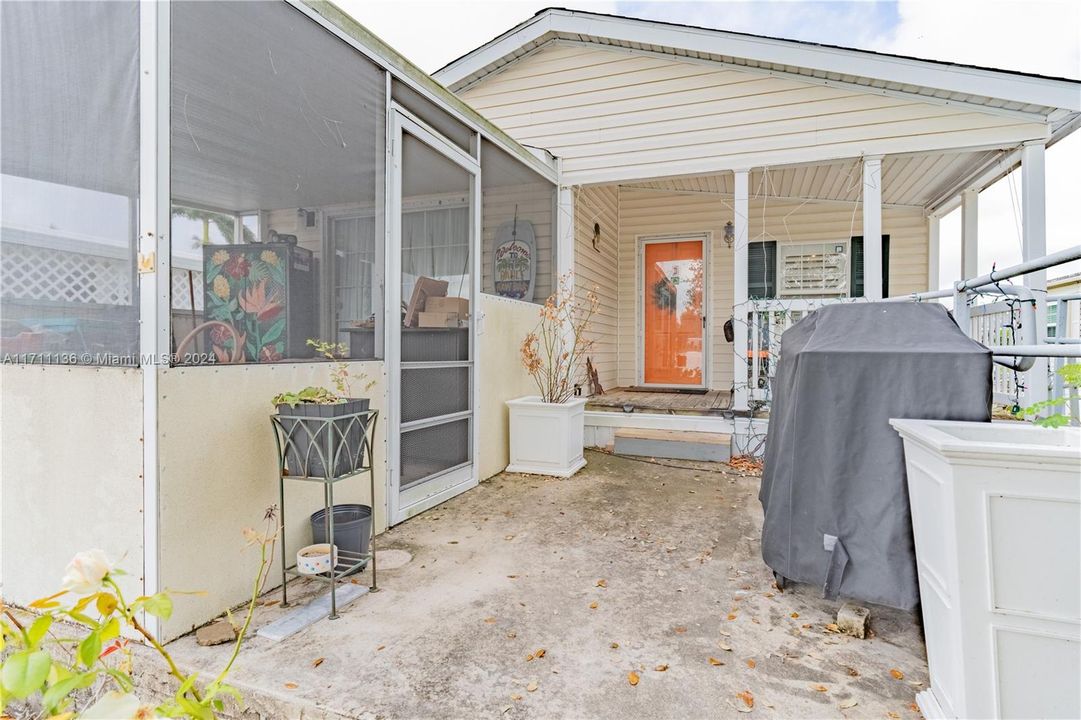 For Sale: $345,000 (2 beds, 2 baths, 1164 Square Feet)