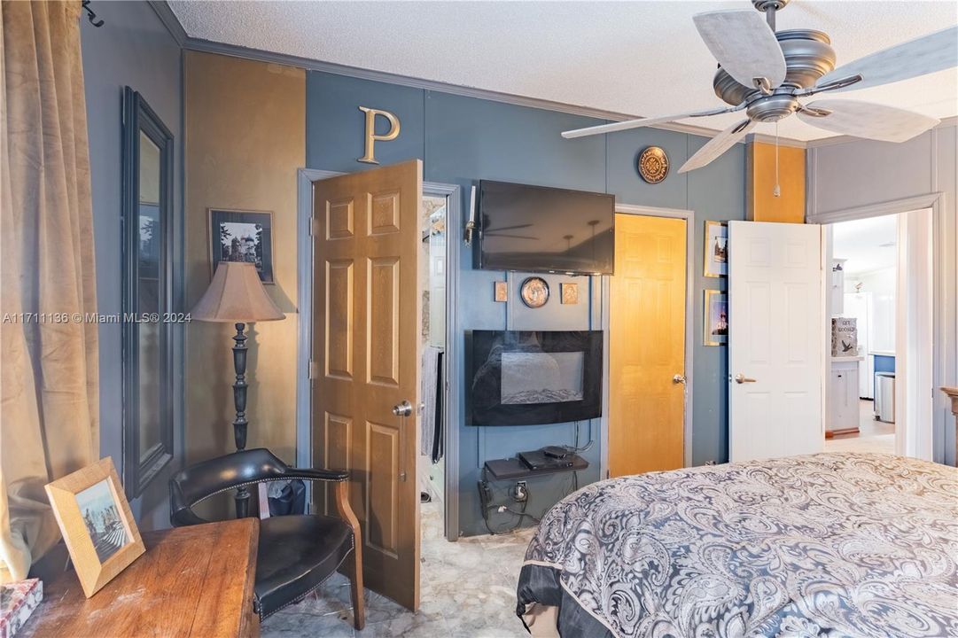 For Sale: $345,000 (2 beds, 2 baths, 1164 Square Feet)