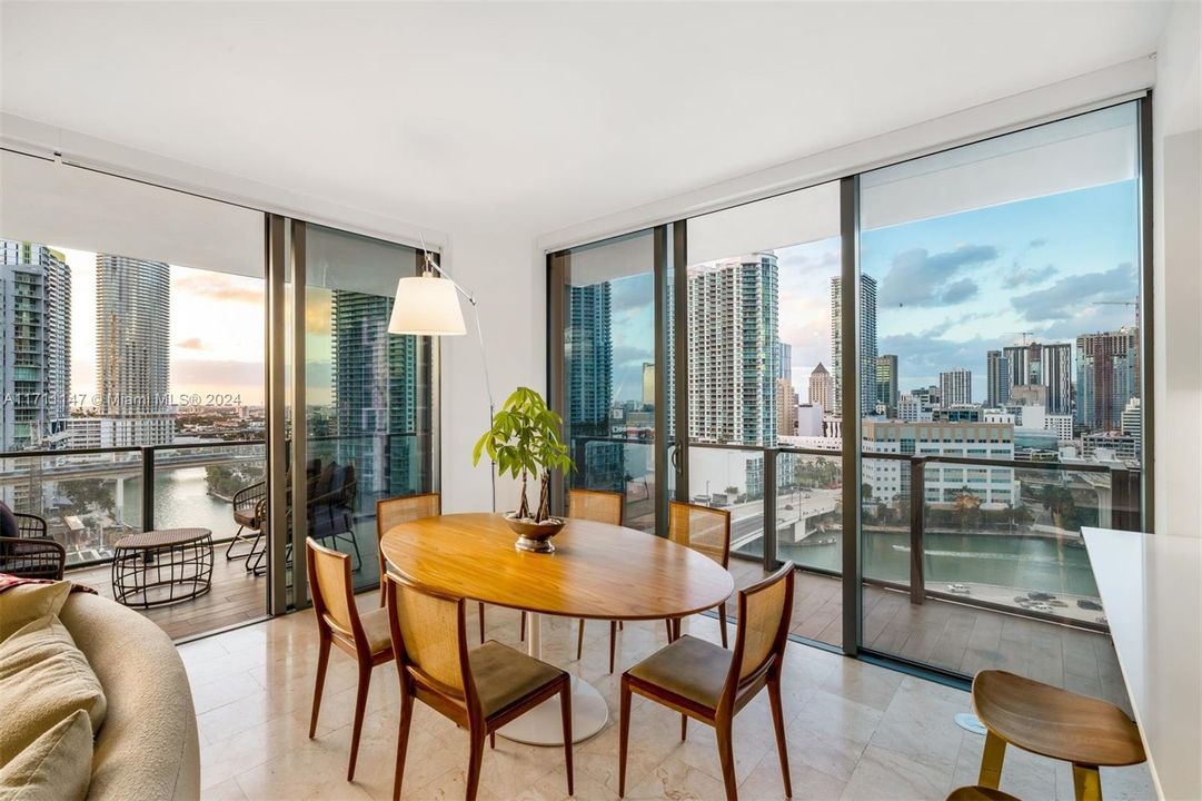 For Sale: $1,195,000 (2 beds, 2 baths, 1265 Square Feet)