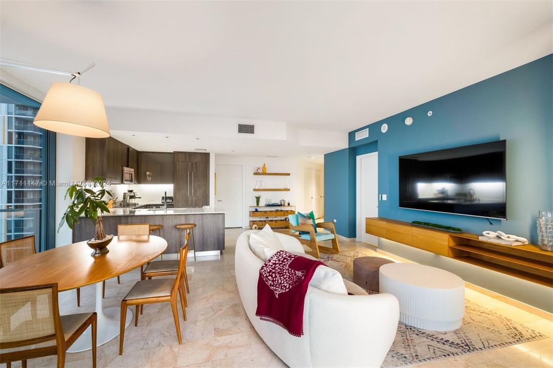 For Sale: $1,195,000 (2 beds, 2 baths, 1265 Square Feet)