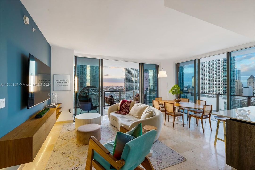 For Sale: $1,195,000 (2 beds, 2 baths, 1265 Square Feet)