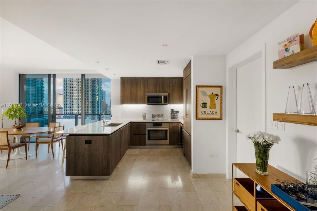 For Sale: $1,195,000 (2 beds, 2 baths, 1265 Square Feet)