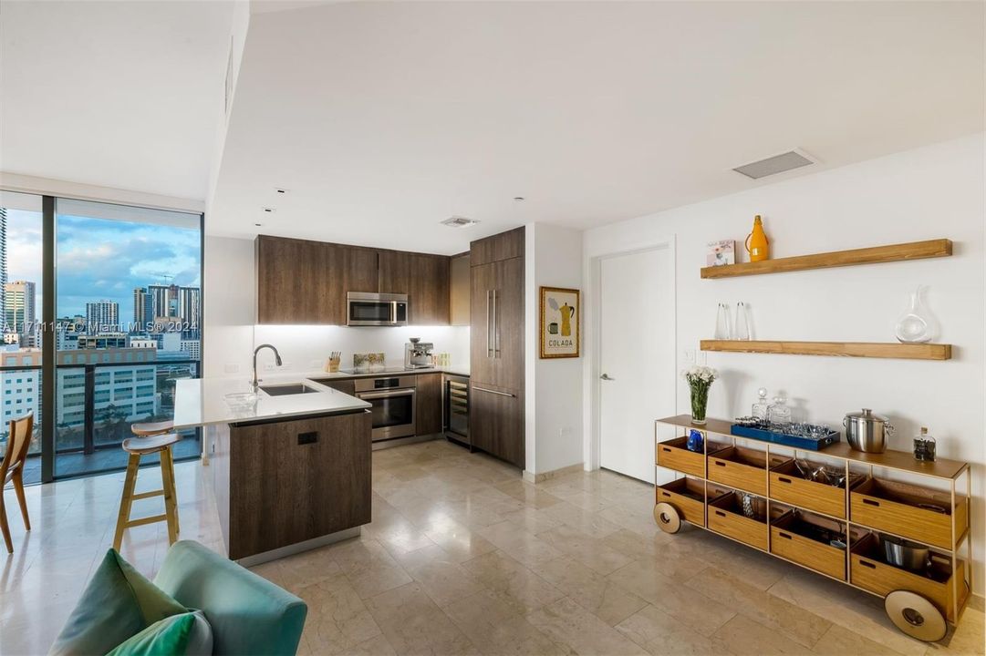 For Sale: $1,195,000 (2 beds, 2 baths, 1265 Square Feet)