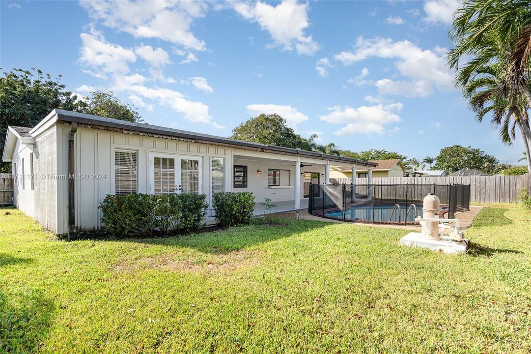 For Sale: $706,000 (3 beds, 2 baths, 1831 Square Feet)