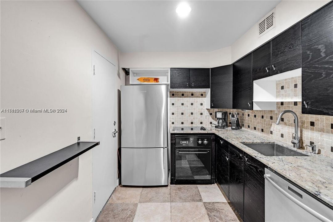 For Rent: $3,500 (1 beds, 1 baths, 837 Square Feet)