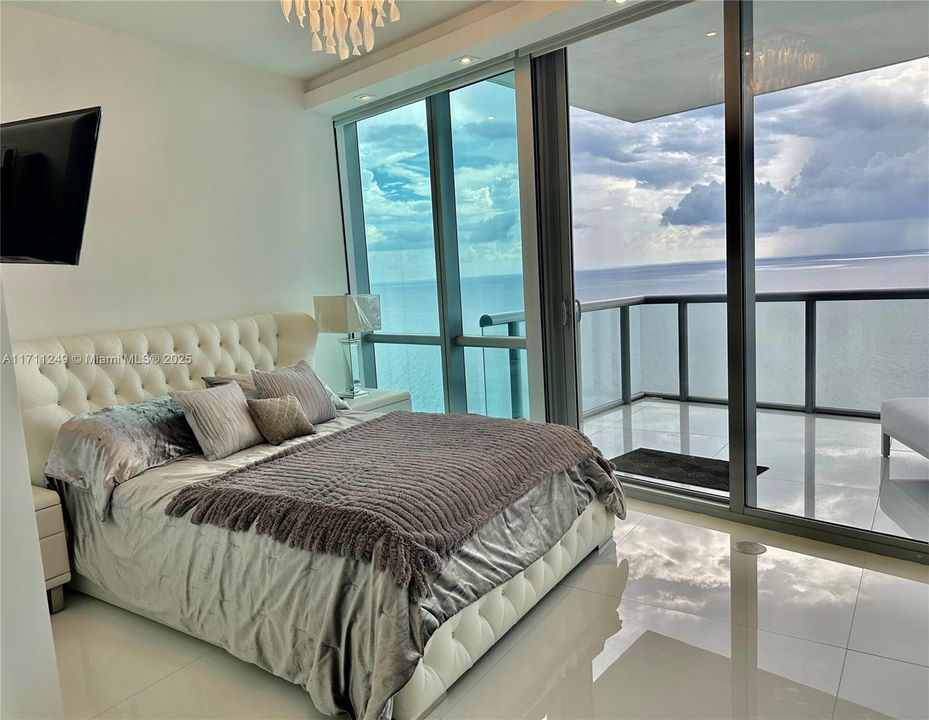 Recently Rented: $9,500 (2 beds, 3 baths, 1487 Square Feet)