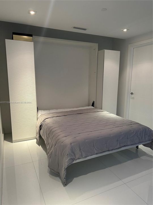 Recently Rented: $9,500 (2 beds, 3 baths, 1487 Square Feet)
