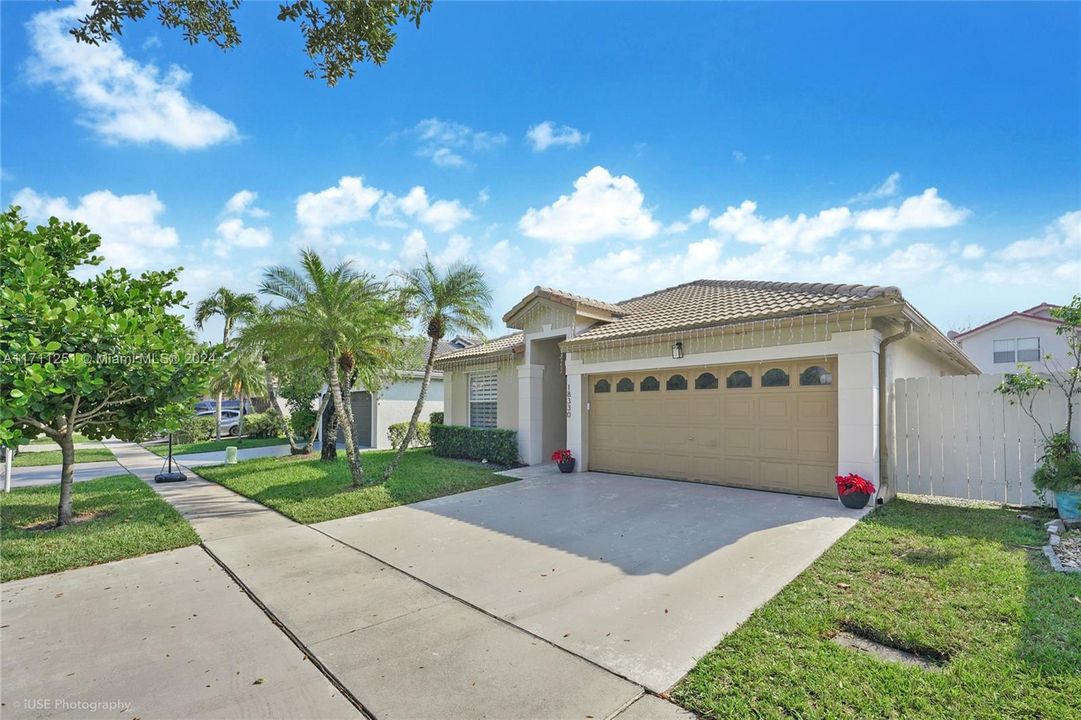 For Sale: $625,000 (3 beds, 2 baths, 1528 Square Feet)