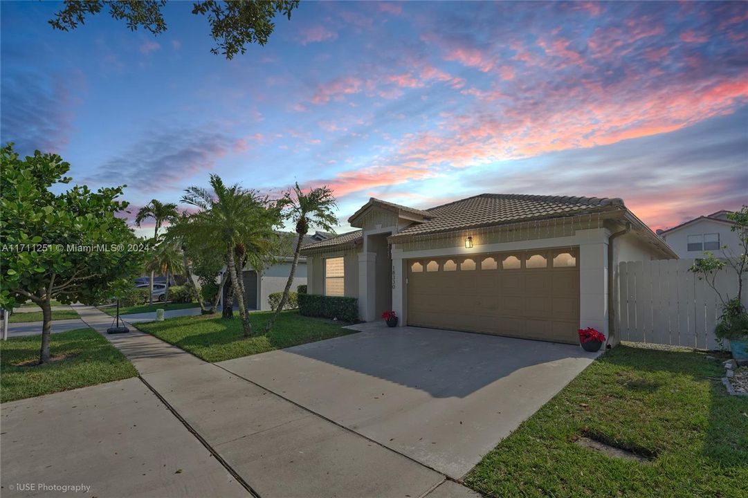 For Sale: $625,000 (3 beds, 2 baths, 1528 Square Feet)