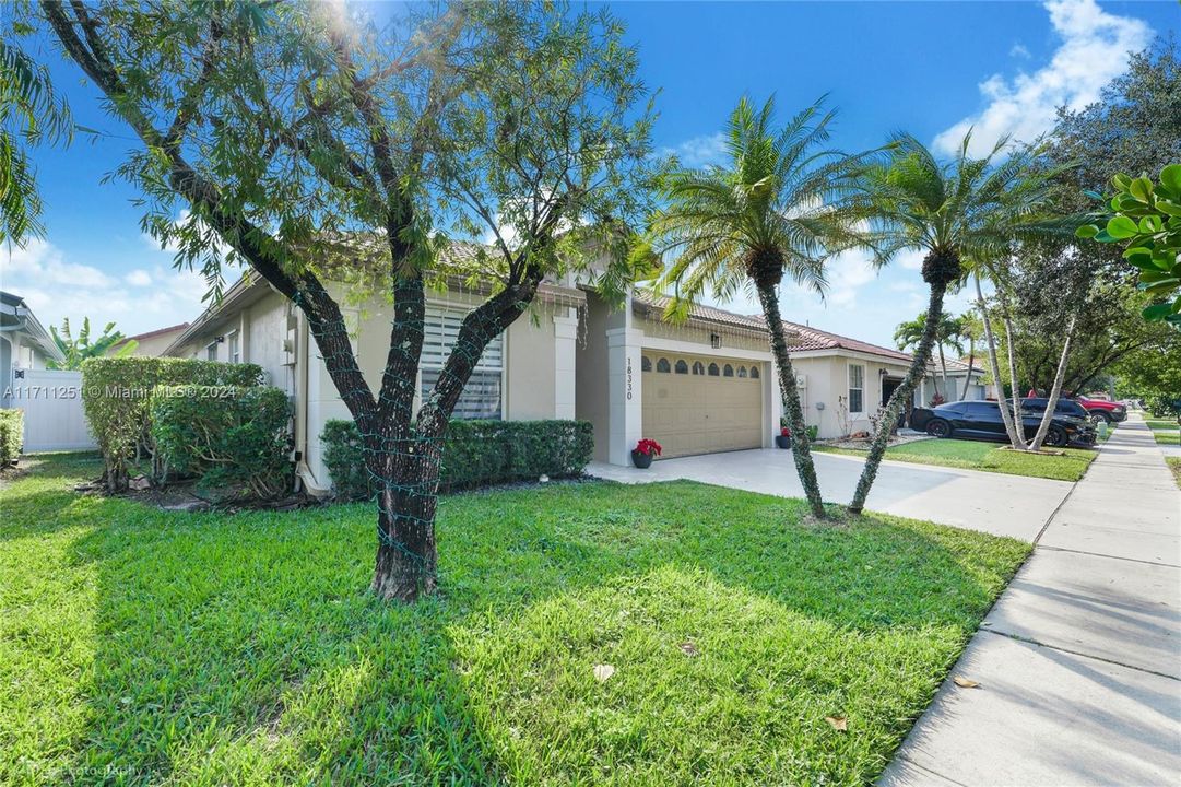 For Sale: $625,000 (3 beds, 2 baths, 1528 Square Feet)