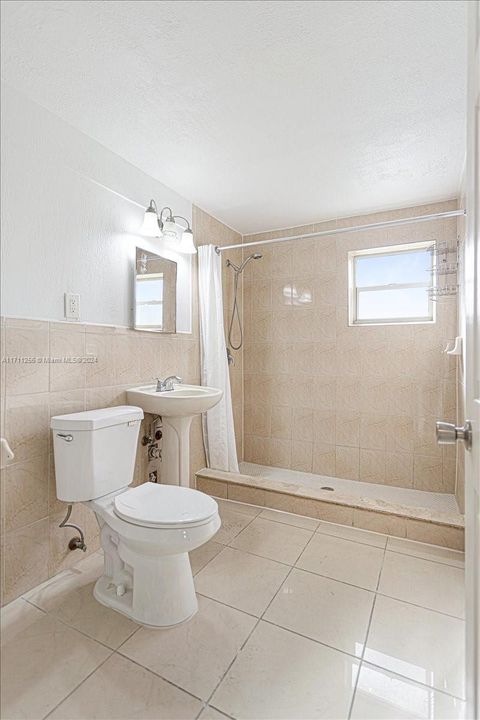 2nd Bathroom