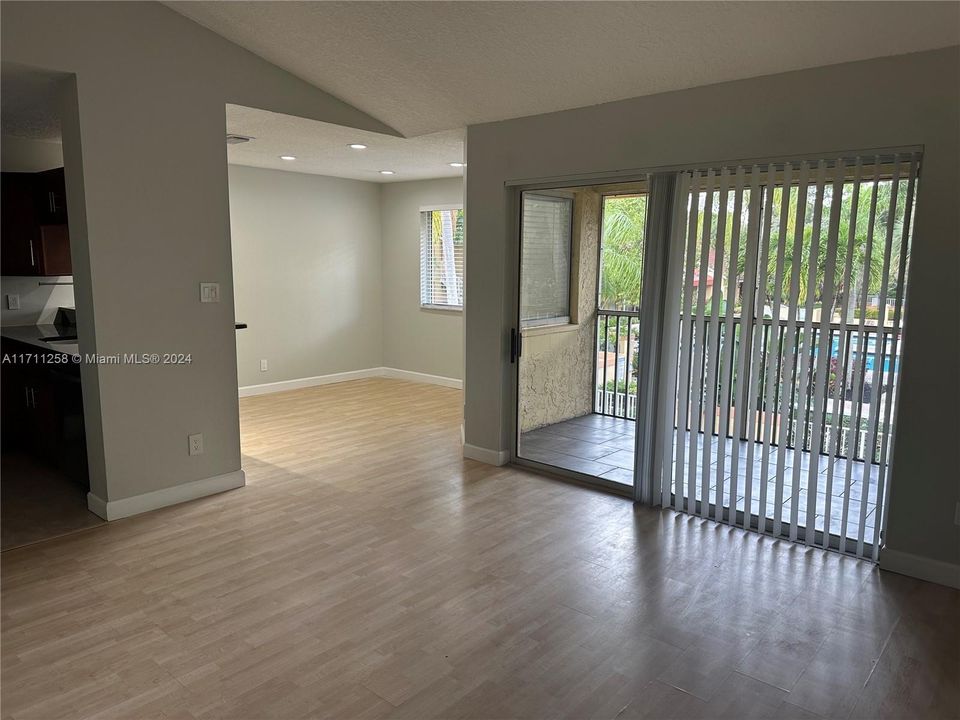 For Rent: $1,850 (1 beds, 1 baths, 816 Square Feet)