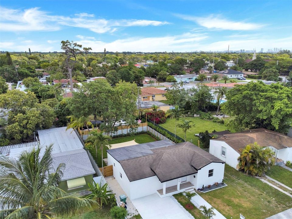 For Sale: $650,000 (3 beds, 2 baths, 1014 Square Feet)