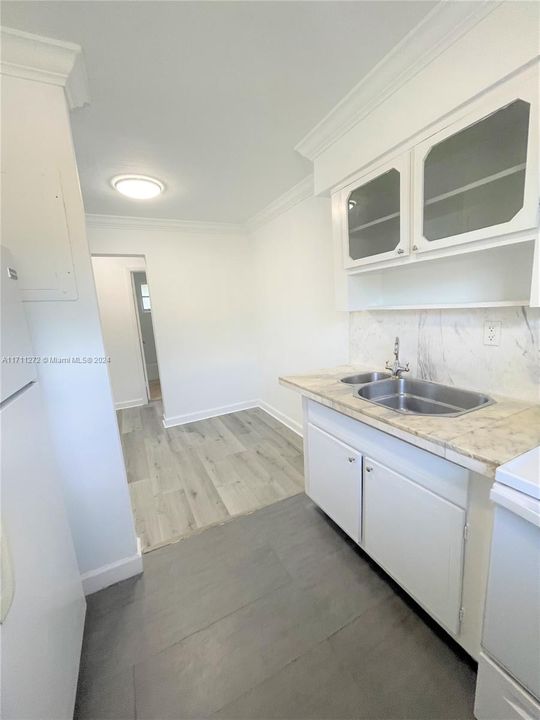 For Rent: $1,775 (1 beds, 1 baths, 700 Square Feet)