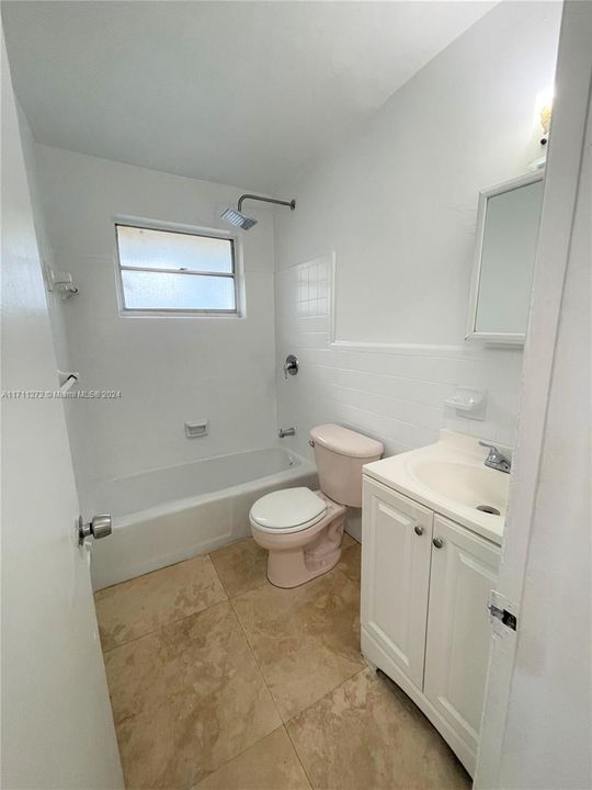 For Rent: $1,775 (1 beds, 1 baths, 700 Square Feet)