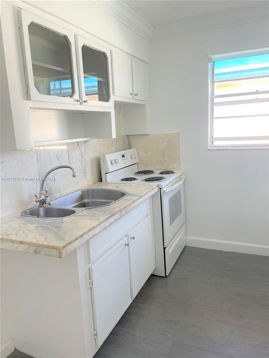 For Rent: $1,775 (1 beds, 1 baths, 700 Square Feet)