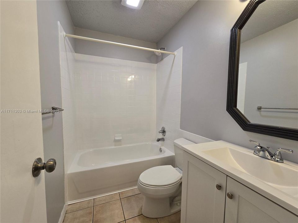 For Sale: $330,000 (3 beds, 1 baths, 1073 Square Feet)