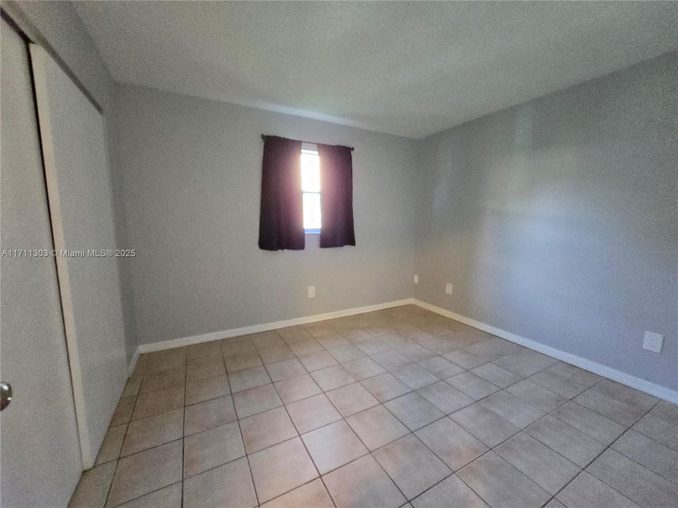 For Sale: $330,000 (3 beds, 1 baths, 1073 Square Feet)