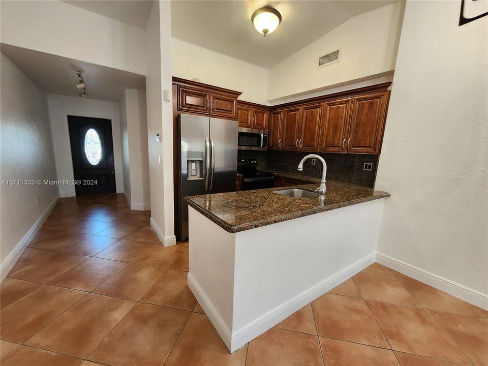 For Rent: $3,100 (3 beds, 2 baths, 1144 Square Feet)