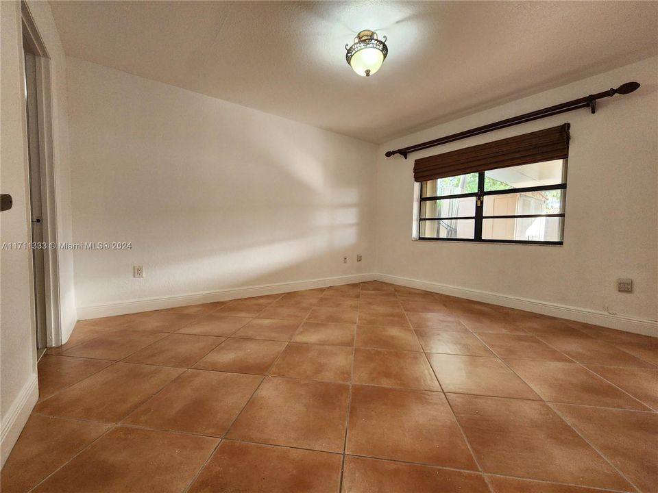 For Rent: $3,100 (3 beds, 2 baths, 1144 Square Feet)