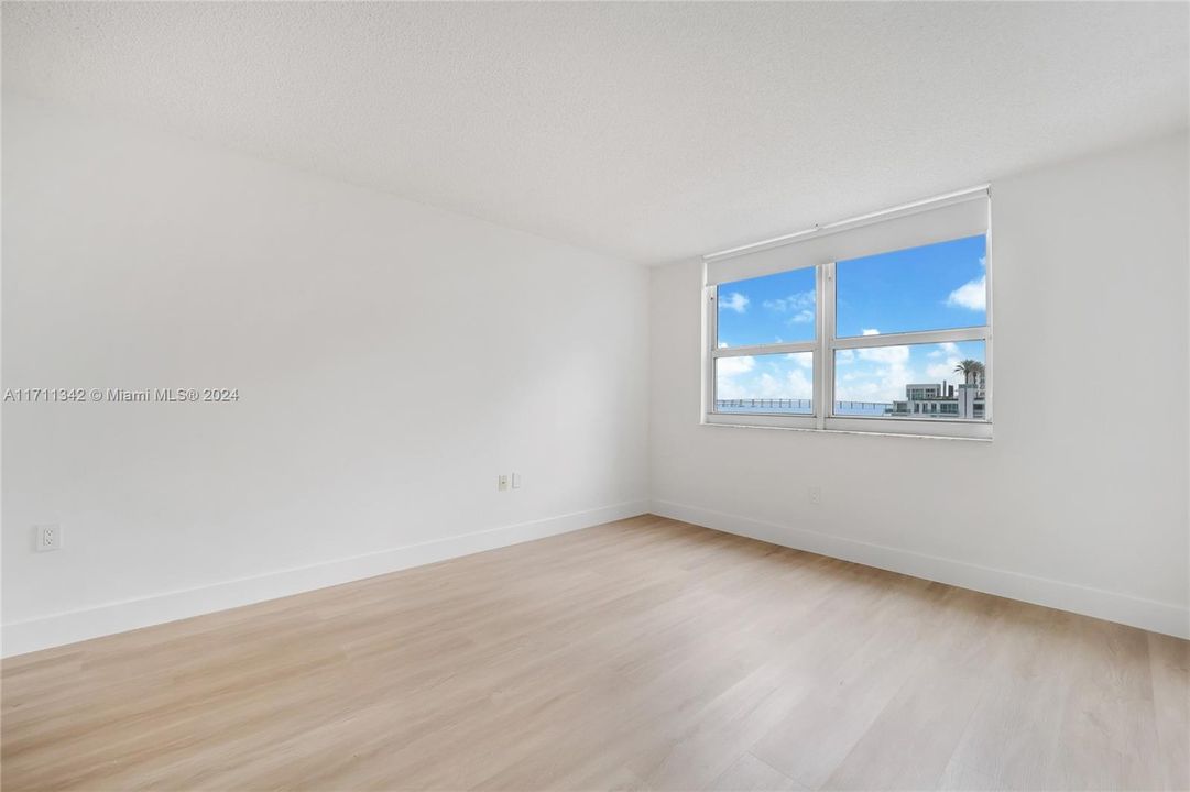 For Sale: $675,000 (2 beds, 2 baths, 1140 Square Feet)