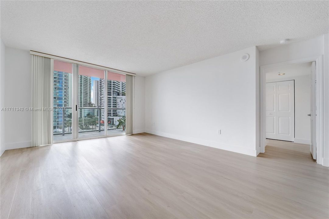 For Sale: $675,000 (2 beds, 2 baths, 1140 Square Feet)