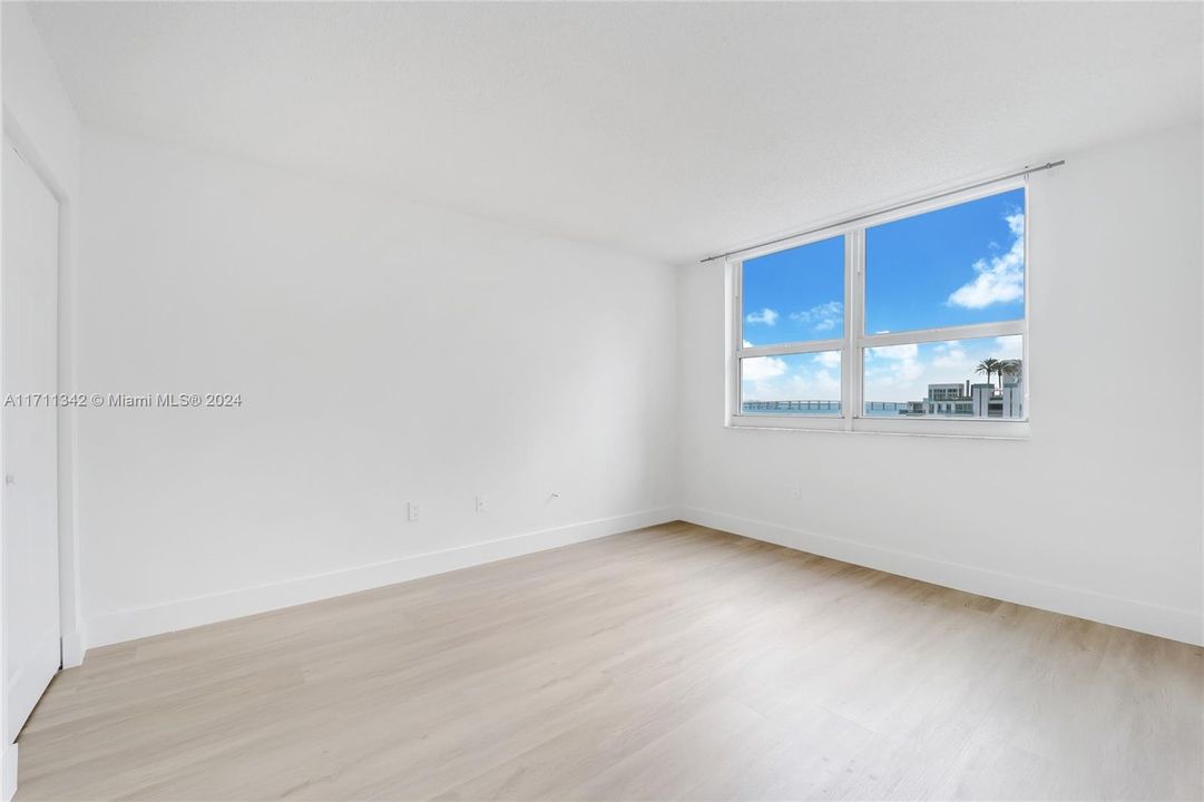 For Sale: $675,000 (2 beds, 2 baths, 1140 Square Feet)