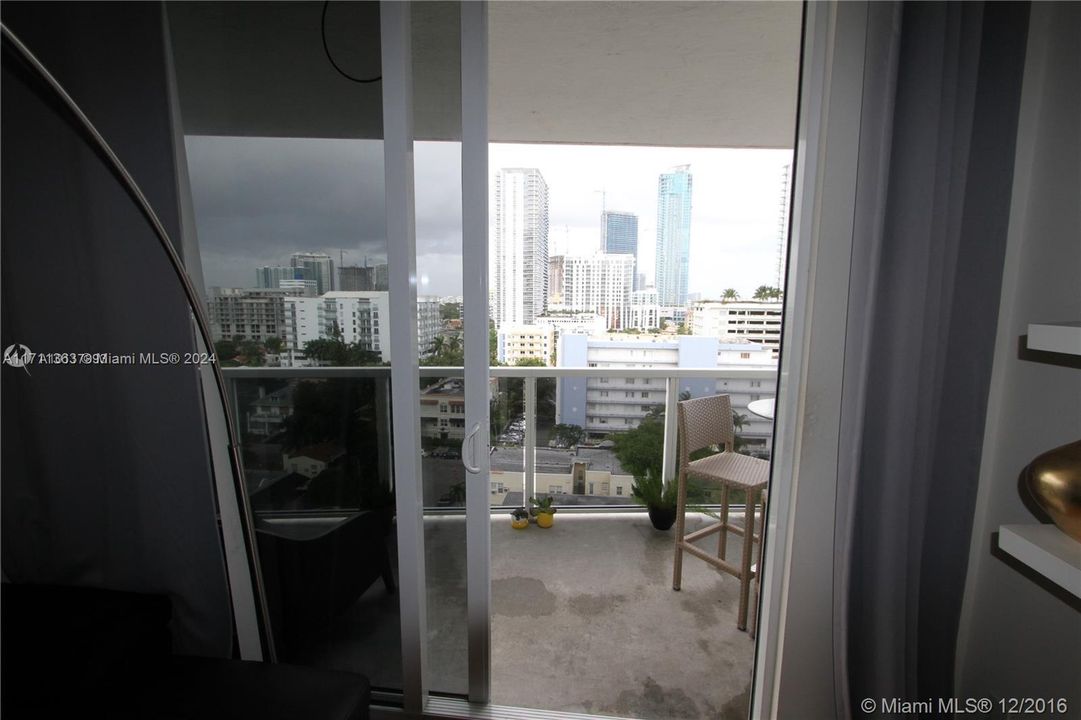 For Rent: $2,400 (1 beds, 1 baths, 663 Square Feet)