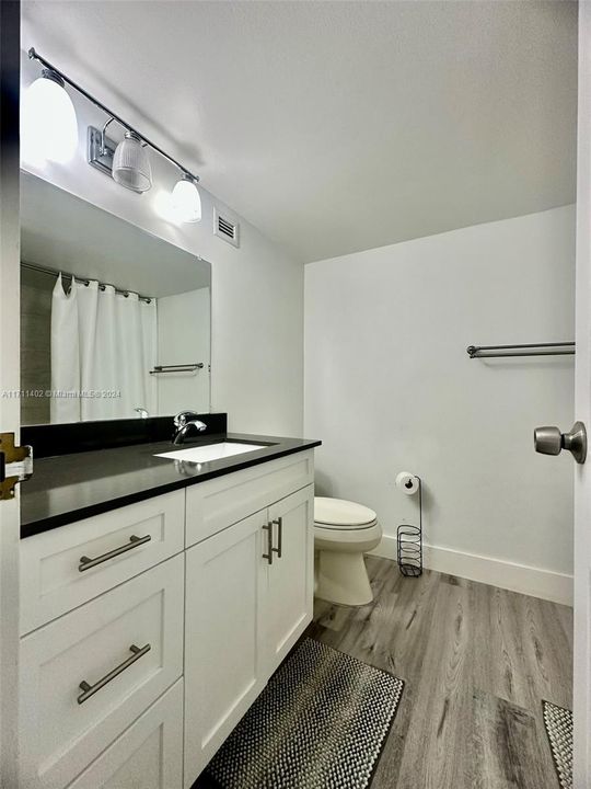 For Sale: $335,000 (2 beds, 2 baths, 1020 Square Feet)