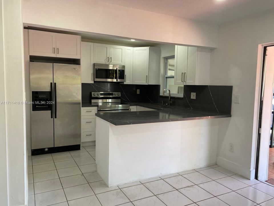 For Rent: $3,075 (3 beds, 2 baths, 1145 Square Feet)